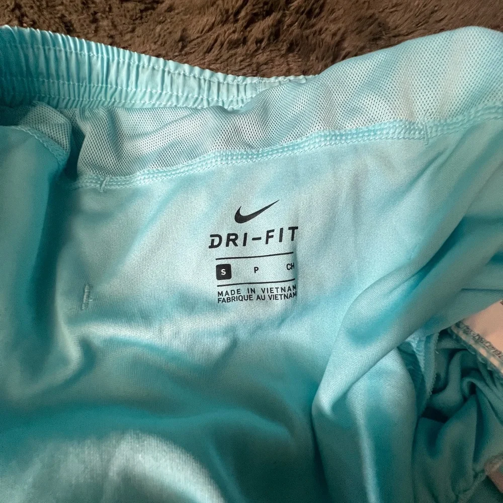 Nike Women’s Aqua Athletic Shorts - Picture 5 of 5